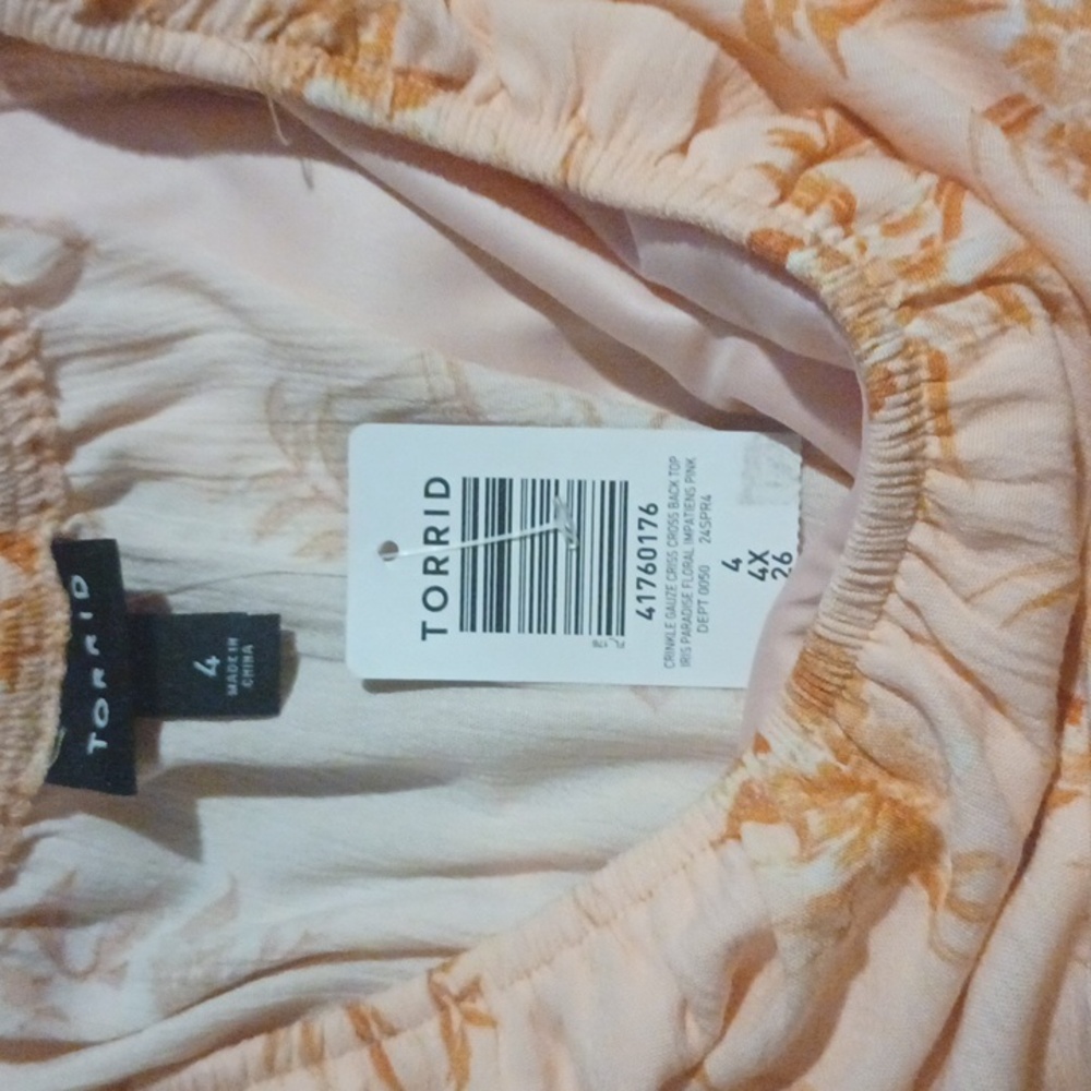 Torrid Floral Crinkle Gauze Top. Sz.4=26 - Picture 5 of 7